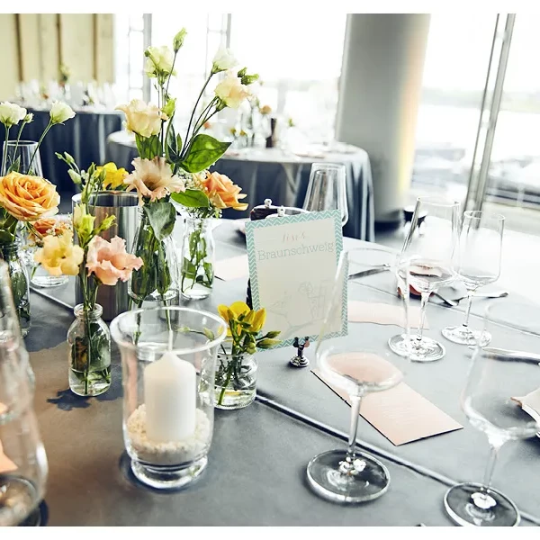 hochzeit elbe, Lässige Hochzeit an der Elbe